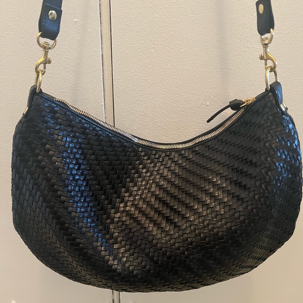 Clare V Moyen Messenger